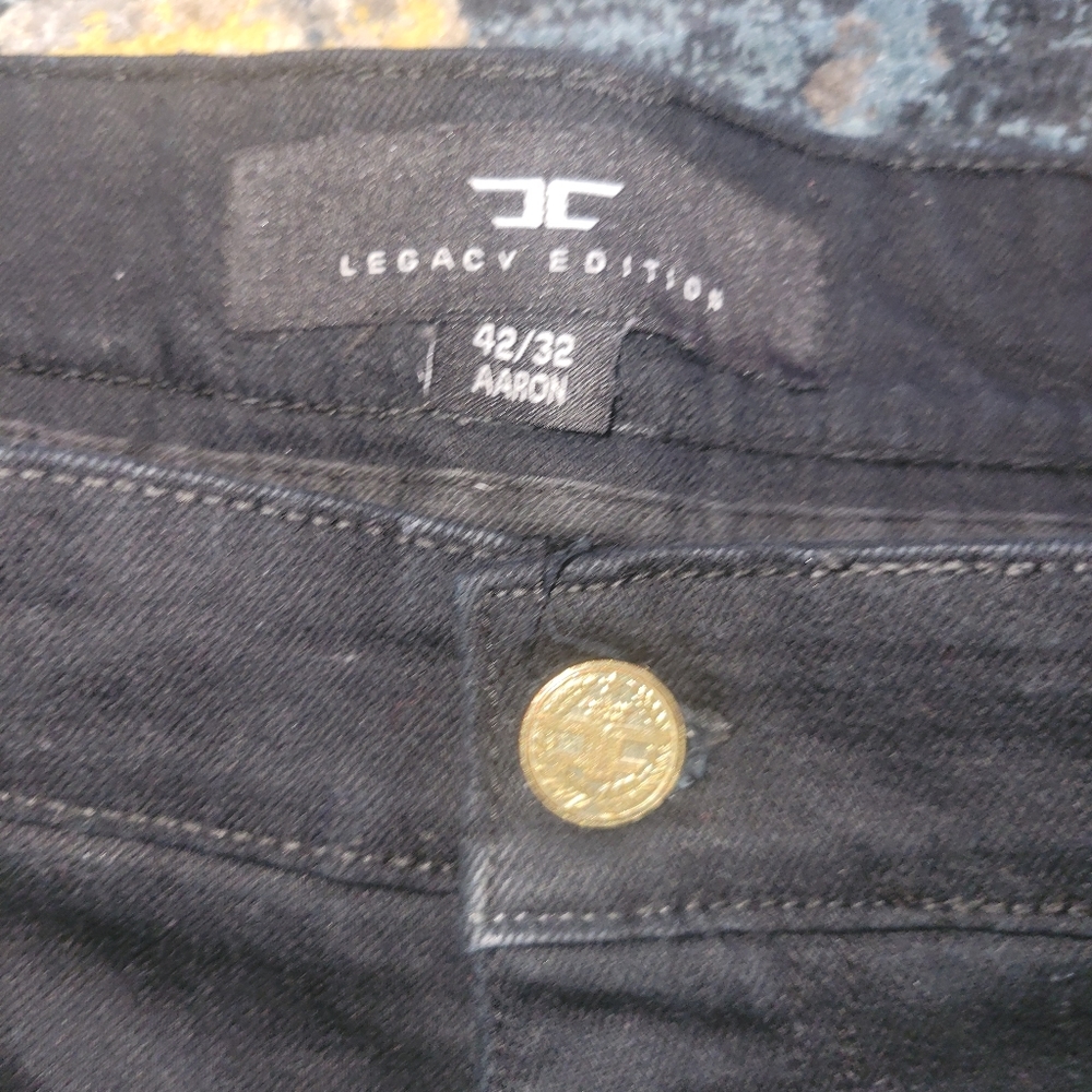 Legacy Edition - Picture 4 of 6